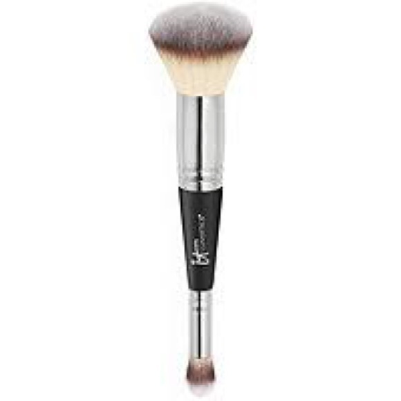 it cosmetics Other - It make up brush full coverage cc cream